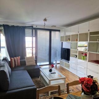 High-rise apartment with sunset - Wien - 9