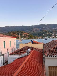 The Grandma's Gem - Poros - 8