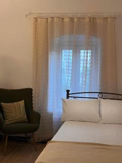 The Grandma's Gem - Poros - 4