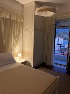 The Grandma's Gem - Poros - 2