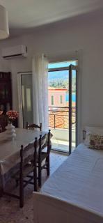 The Grandma's Gem - Poros - 1