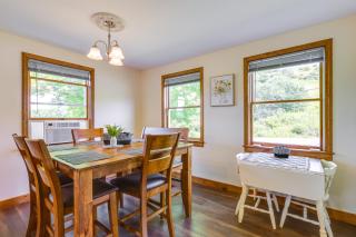 4 Mi to Dtwn Granville Family Home with Deck! - Granville - 2