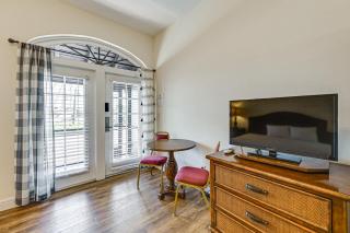 Quaint Naples Studio with Community Fitness Center - Naples - 9