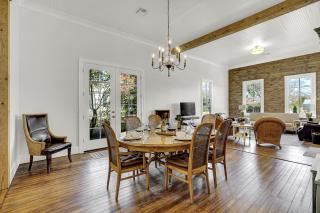 New! Luxurious Home with Wine Cellar & Firepit! - Fredericksburg - 1