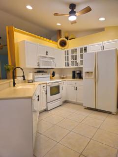 Coastal Escape 3-4 Min to Beach - Bonita Springs - 8