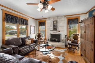 Texas Charm Texana - 15 min Walk to Main - Fredericksburg - 3
