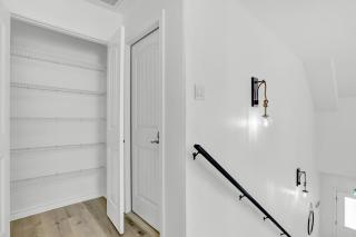 Luxury Modern Home with Hot tub Deck & Firepit! - Fredericksburg - 7