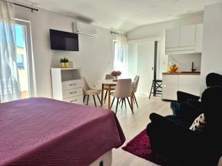 Apartment Mira - Makarska - 1
