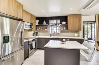 Walk to Beach and Eats Modern Indialantic Apt - Indialantic - 2