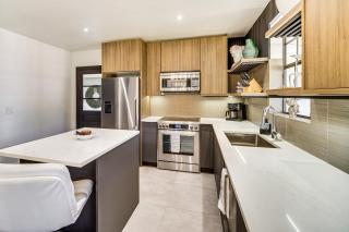 Walk to Beach and Eats Modern Indialantic Apt - Indialantic - 3