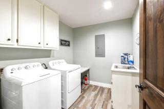 Luxury on Lake LBJ with Hot Tub Firepit & Boat Slip - Horseshoe Bay - 7