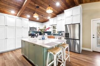 Luxury on Lake LBJ with Hot Tub Firepit & Boat Slip - Horseshoe Bay - 3