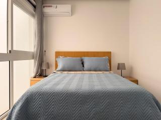 Charming 1BD Apt Plato Pedestrian Street LCGR - 7