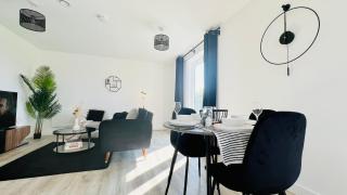 Entire Luxury 2 Bedroom Apartment - Quiet & Central with Free Parking - Birmingham - 6