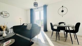Entire Luxury 2 Bedroom Apartment - Quiet & Central with Free Parking - Birmingham - 5