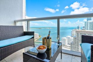 MVR - Designer Stay in Sky-High Tower - 8