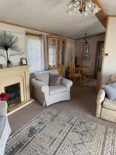 Golden Sunset 2 Bedroom Caravan Pets stay Free - Hunstanton - 3