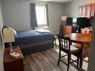Gamble Farm Inn and Suites - - 7
