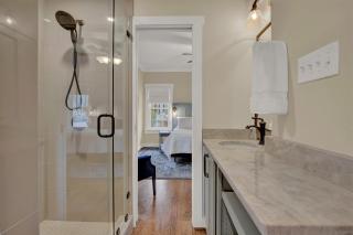 Charming Craftsman Home!-2 BLKS from Main St! - Fredericksburg - 6