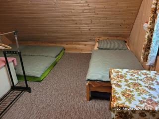 Roubenka pod javorem - 2