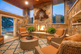 Luxury Hill Country Villa with Pool-Hot tub-Views - New Braunfels - 4