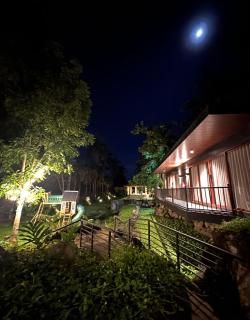 Room in BB - Novella Tagaytay Deluxe King 302 Pond View - Silang - 2
