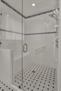 Luxury Haus - GREAT Backyard, Firepit, Bocce Ball! - Fredericksburg - 8