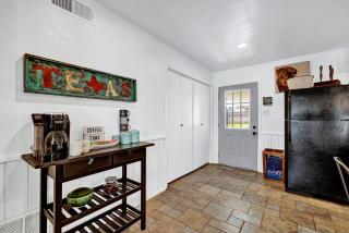 Bayer Guest Haus-Hot Tub and Fire Pit - Fredericksburg - 7