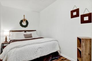 Bayer Guest Haus-Hot Tub and Fire Pit - Fredericksburg - 5