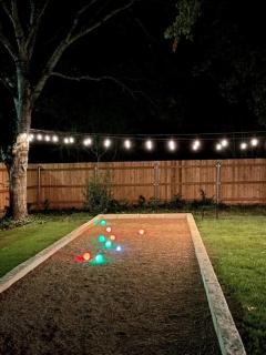 Luxury Haus - GREAT Backyard, Firepit, Bocce Ball! - Fredericksburg - 3