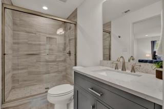 Luxury Haus - GREAT Backyard, Firepit, Bocce Ball! - Fredericksburg - 2