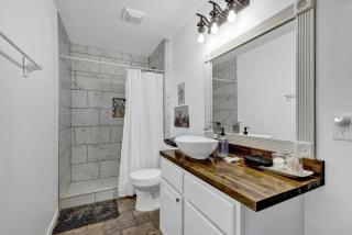 Bayer Guest Haus-Hot Tub and Fire Pit - Fredericksburg - 1