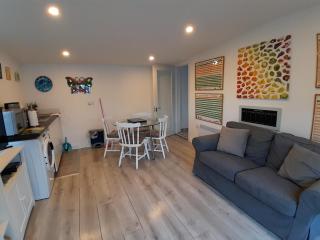 Butterfly Cottage Retreat - Private Studio Getaway - 7