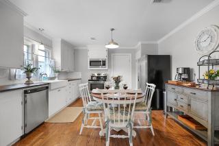 Charming Home Just 4 Blks from Main St! - Fredericksburg - 4