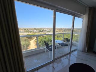 Serenity Suites No 3 - 0
