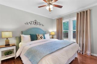 Charming Home Just 4 Blks from Main St! - Fredericksburg - 3