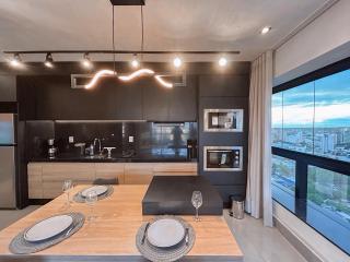 Apartamento Luxuoso no 8º andar - Campo Grande - 4