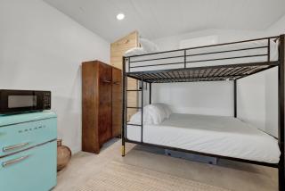 Historic Gem near Schlitterbahn - New Braunfels - 7