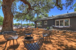 Historic Gem near Schlitterbahn - New Braunfels - 5