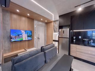 Apartamento Luxuoso no 8º andar - Campo Grande - 2