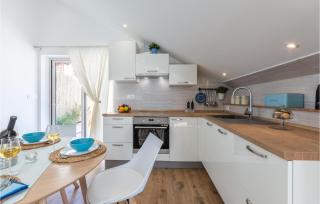 Beautiful Apartment In Milna - Milna - 5