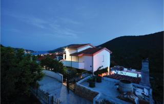 Nice Home In Vinisce With Sauna - Vinišće - 1