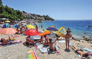 1 Bedroom Gorgeous Apartment In Podgora - 2