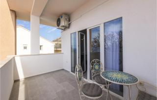 Nice Home In Jesenice Dugi Rat - Krilo - 5