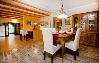 2 Bedroom Beautiful Home In Pozorac - 5