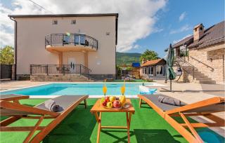 3 Bedroom Stunning Apartment In Gracac - 2