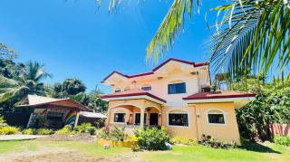 Chateau La Princesa rooms with cozy garden, billiard table & bar - 0