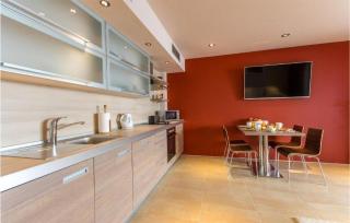 Lovely Apartment In Molunat - 2
