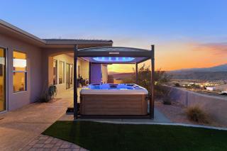 SuiteRetreatsUTAH Elite, Hillside, Hurricane Home, Escape with AMAZING VIEWS - 0