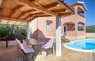 3 Bedroom Gorgeous Home In Plano - 1